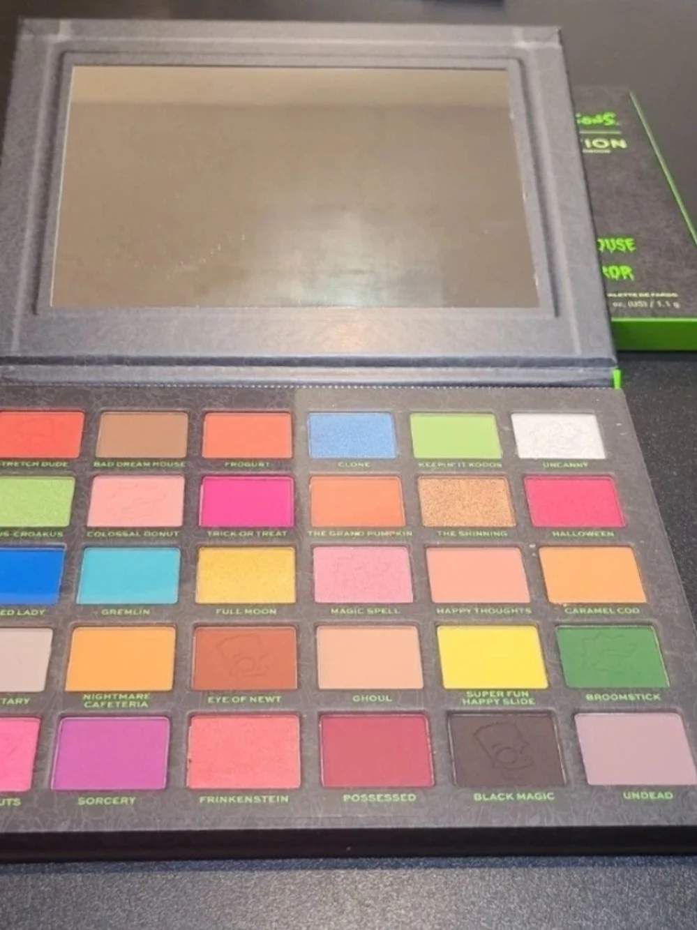 Revolution TREEHOUSE OF HORROR The Simpsons SPOOKTACULAR Eye Shadow Palette NIB